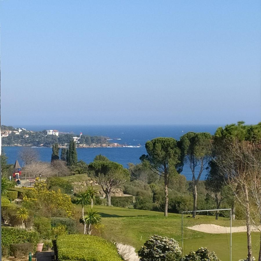 Studio 4P Vue Mer Calme Cap Esterel Saint-Raphael  Ngoại thất bức ảnh